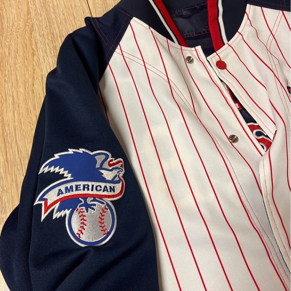 Boston Red Sox Reversible Bomber Style Jacket - Picture 4 of 8